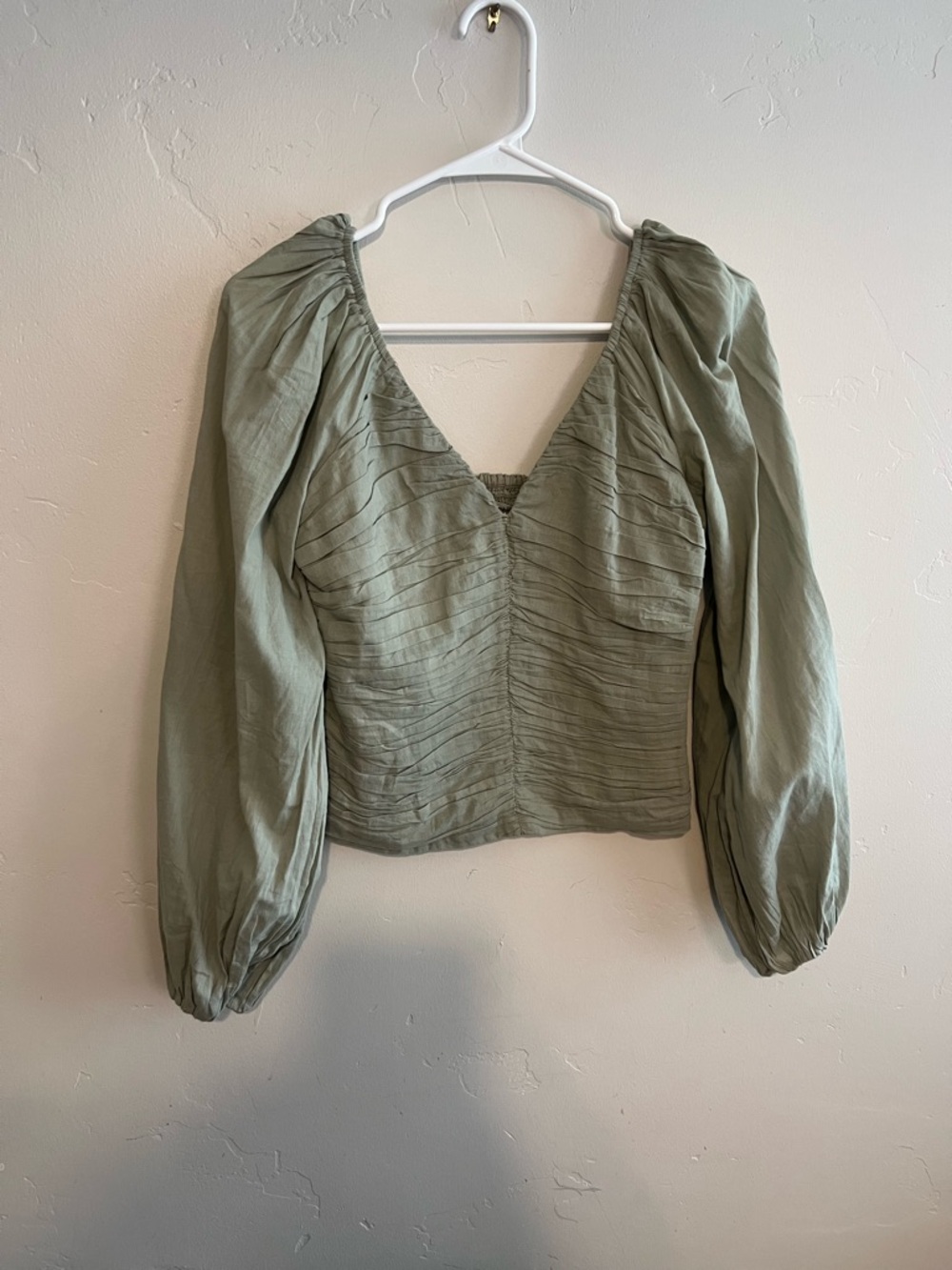 Abercrombie & Fitch Sage Green V-Neck Ruched Puff Sleeve Top